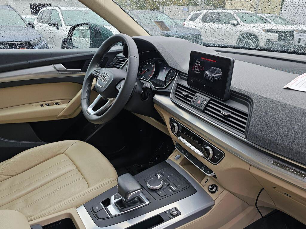 Used 2019 Audi Q5 2.0T Premium w/ Convenience Package AWD/4WD image 10