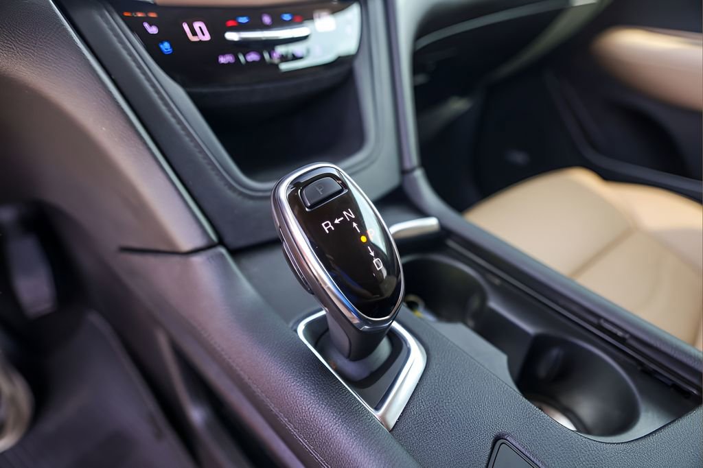 Used 2019 Cadillac XT5 Platinum AWD/4WD image 17