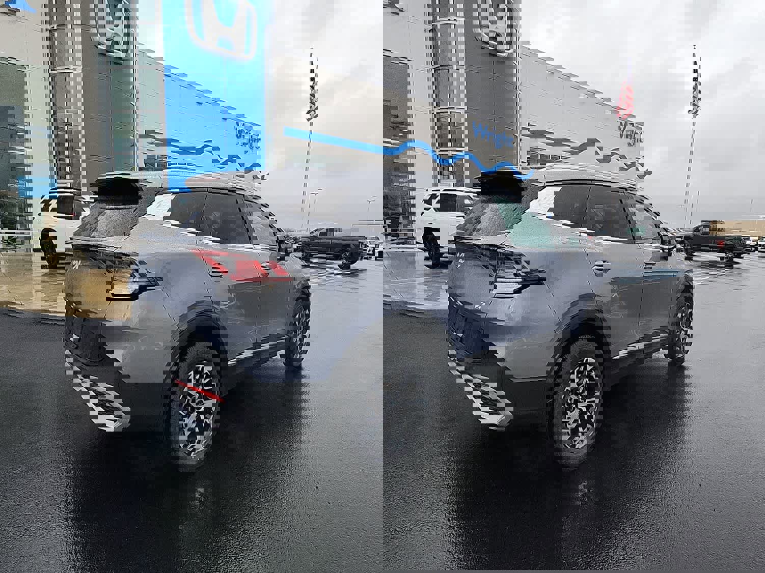 Used 2023 Kia Sportage EX image 2