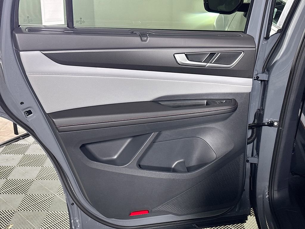 New 2026 Volkswagen Atlas Peak Edition image 19