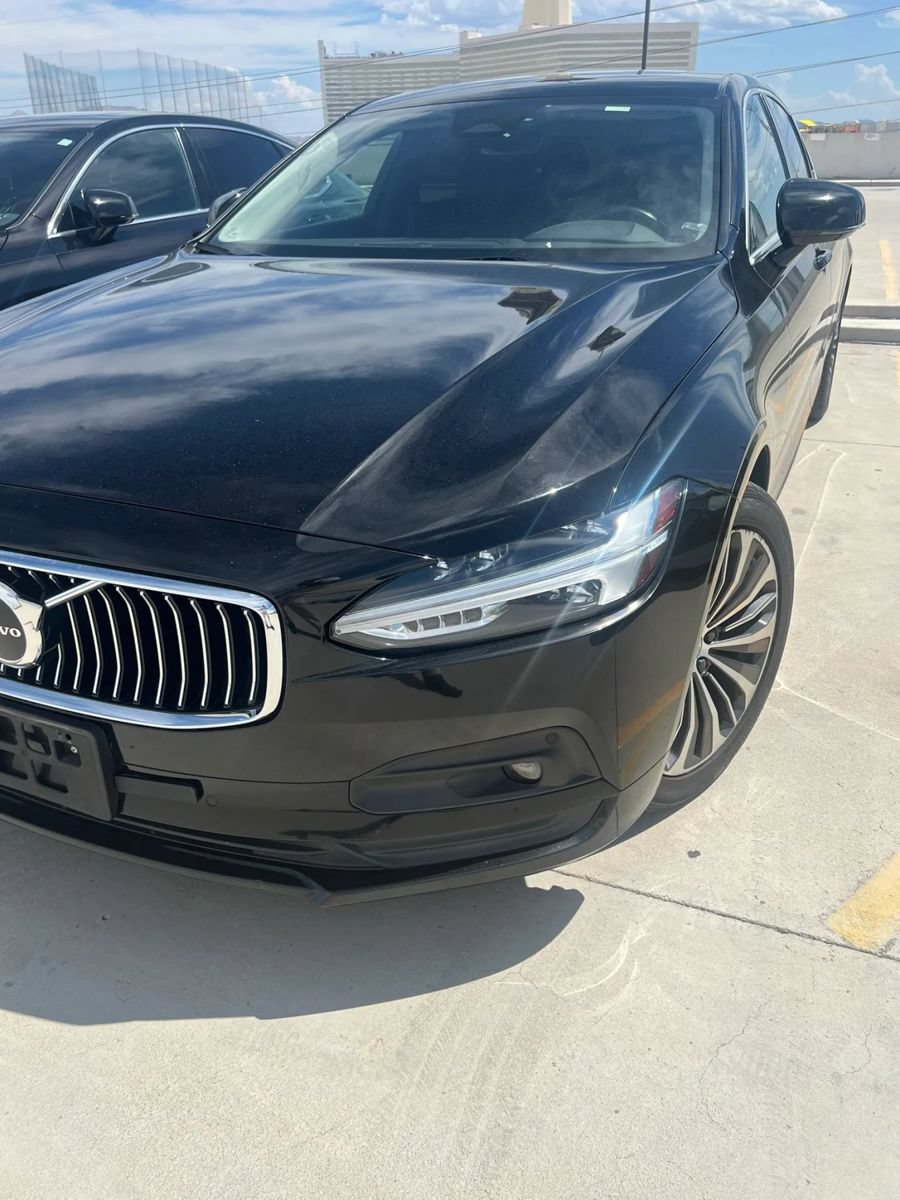 Used 2022 Volvo S90 B6 Momentum AWD/4WD image 2