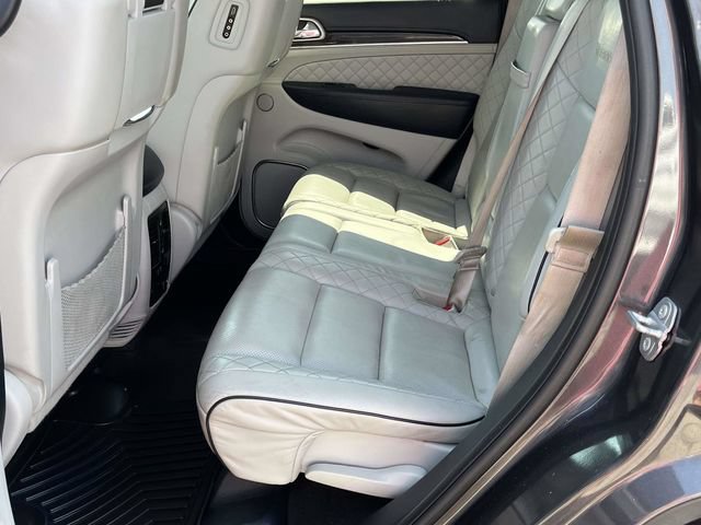 Used 2017 Jeep Grand Cherokee Summit AWD/4WD image 16