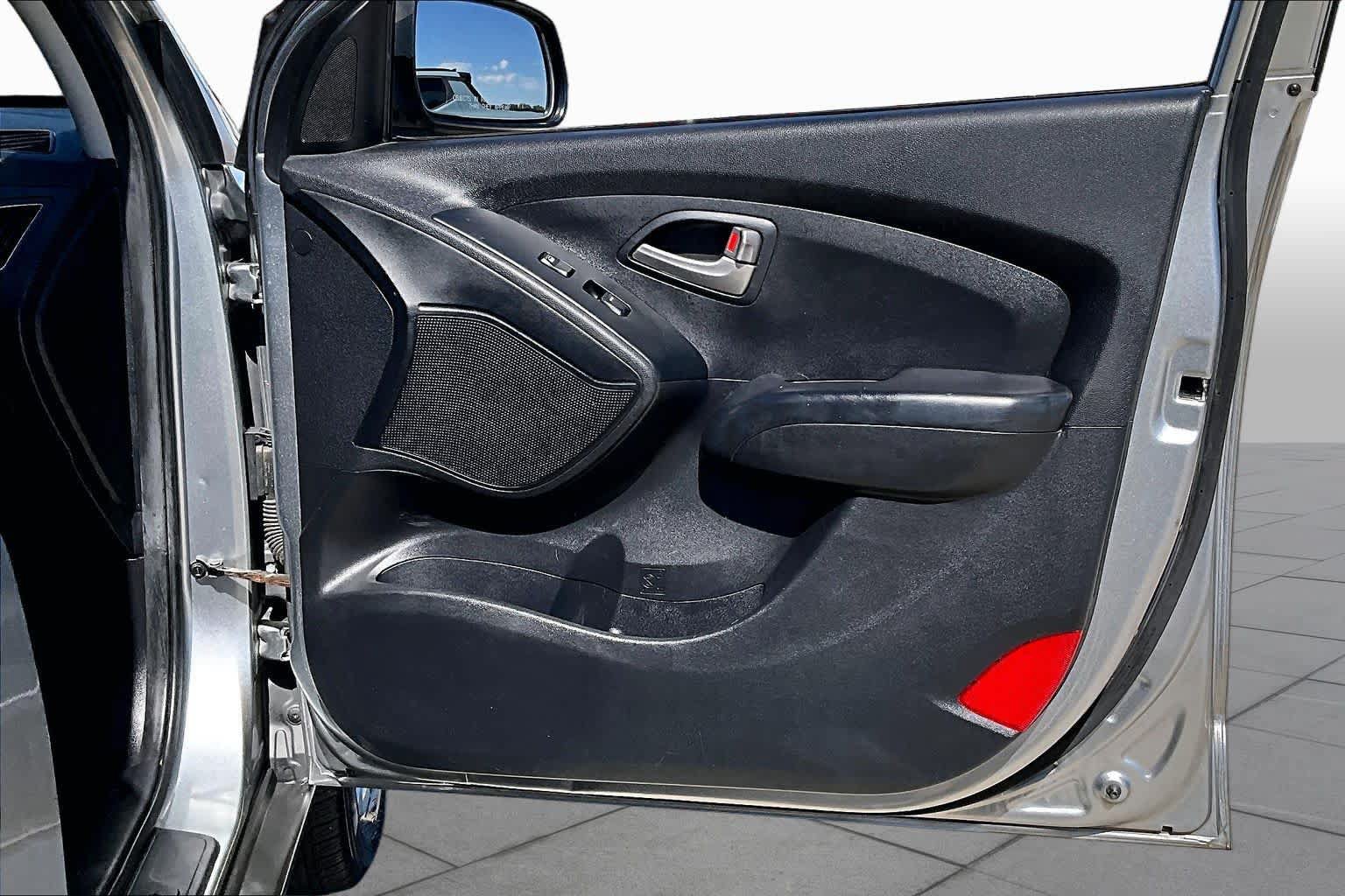 Used 2010 Hyundai Tucson GLS FWD image 22