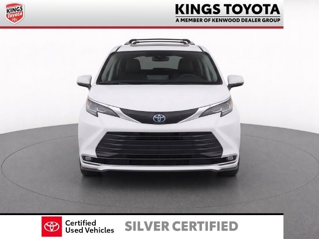 Used 2022 Toyota Sienna Platinum FWD image 6