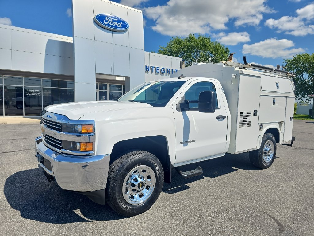 Used 2015 Chevrolet Silverado 3500 W/T RWD image 2