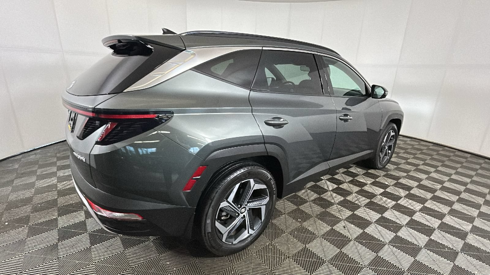 Certified 2024 Hyundai Tucson Limited AWD/4WD image 3
