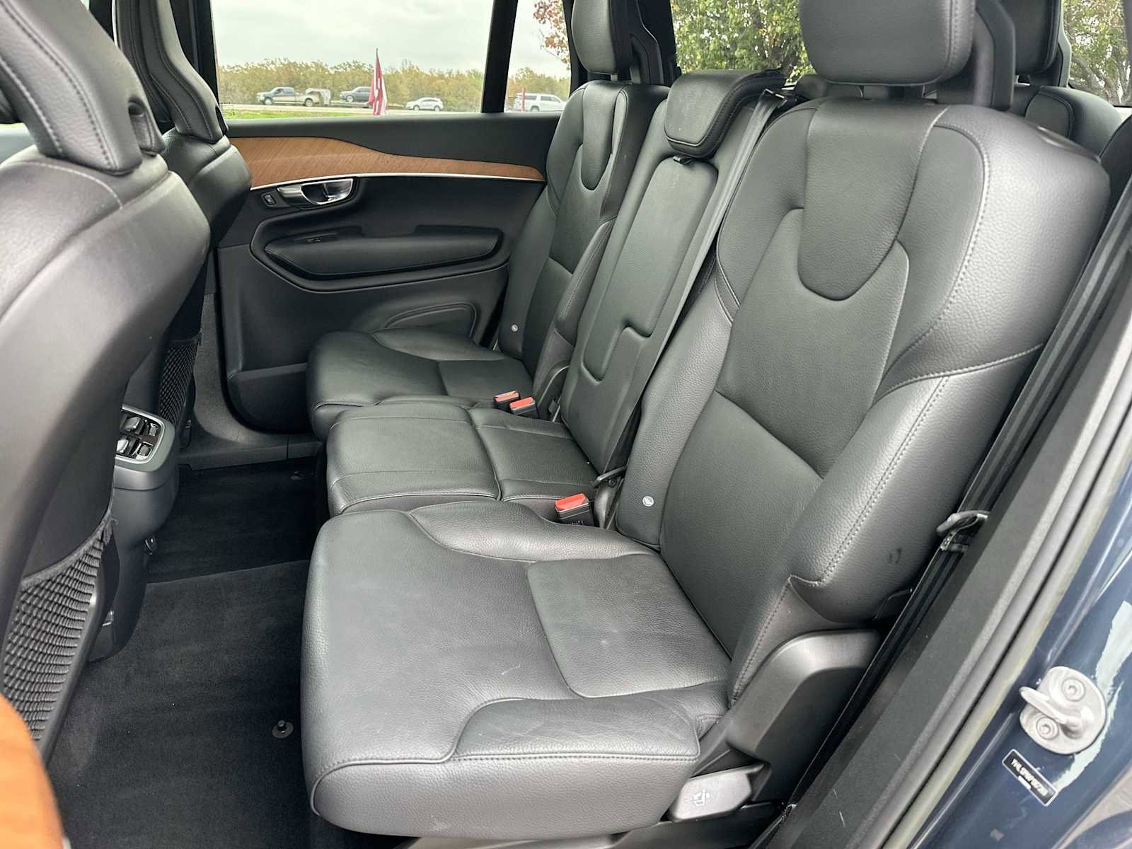 Used 2023 Volvo XC90 B5 Plus image 23