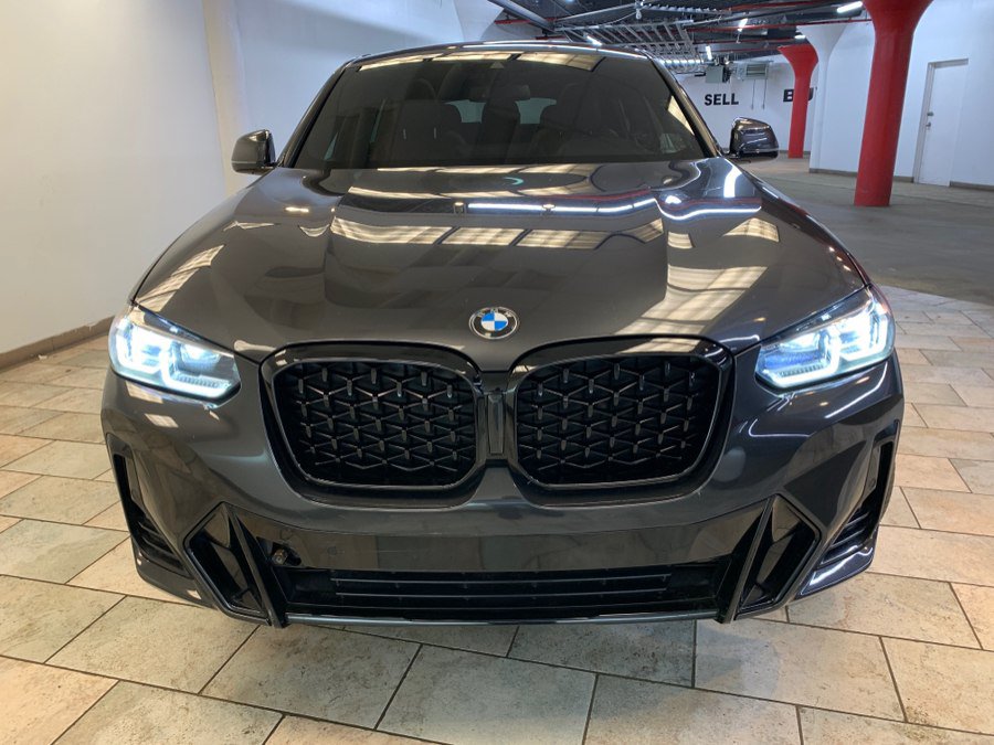 Used 2023 BMW X4 xDrive30i w/ M Sport Package AWD/4WD image 4