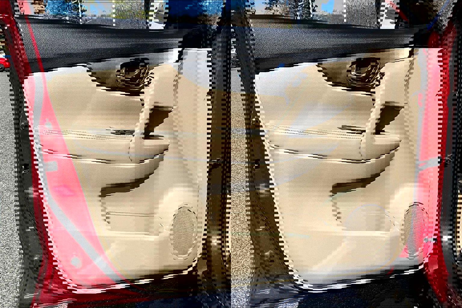 Used 2014 Nissan Rogue SV w/ SV Premium Package image 17