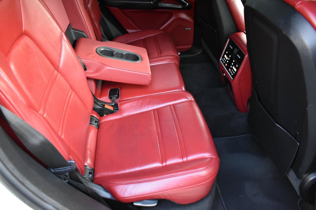 Used 2019 Porsche Cayenne AWD/4WD image 29