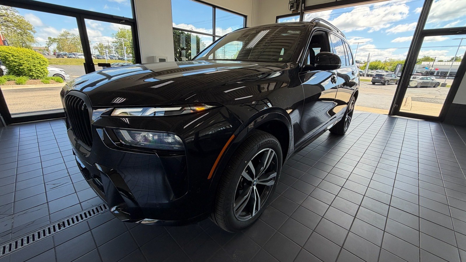 New 2026 BMW X7 xDrive40i w/ M Sport Package AWD/4WD image 7