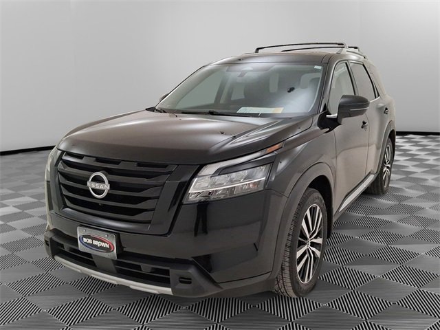 Used 2024 Nissan Pathfinder Platinum w/ Black Appearance Package image 7