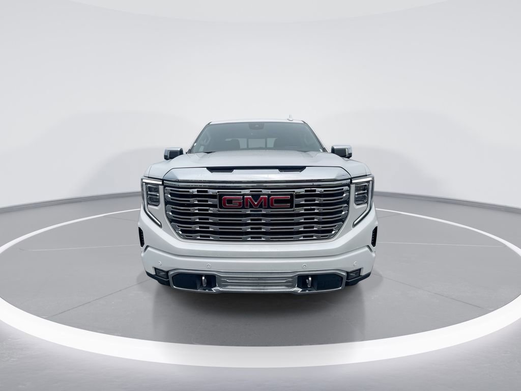 Used 2024 GMC Sierra 1500 Denali w/ Denali Reserve Package AWD/4WD image 3