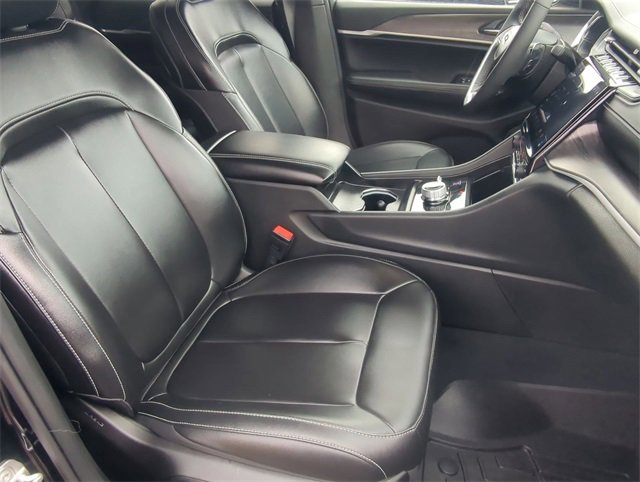 Used 2024 Jeep Grand Cherokee Limited image 26