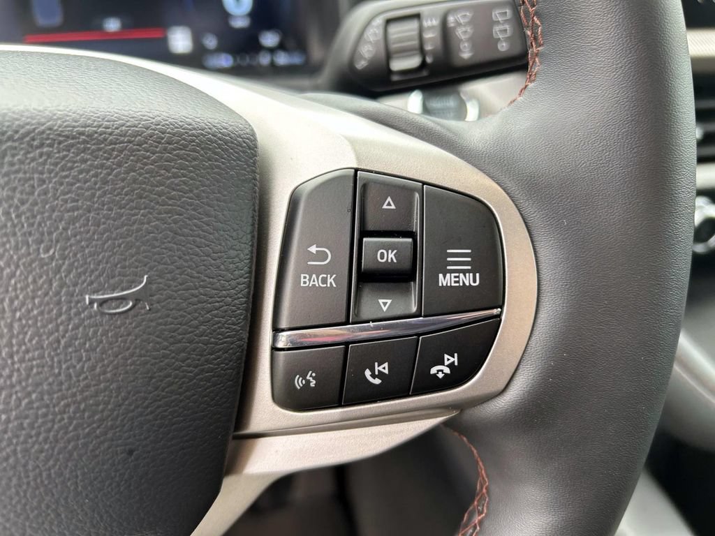 Used 2026 Ford Explorer Active w/ Active Comfort Package AWD/4WD image 23