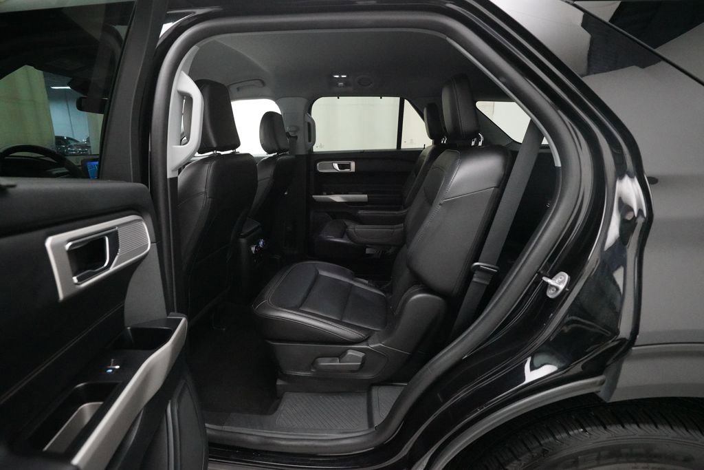 Used 2023 Ford Explorer Limited w/ Equipment Group 301A AWD/4WD image 16