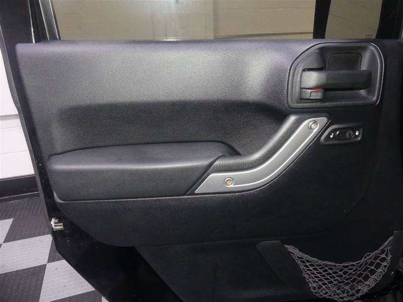 Used 2011 Jeep Wrangler Rubicon w/ Call of Duty Group image 16