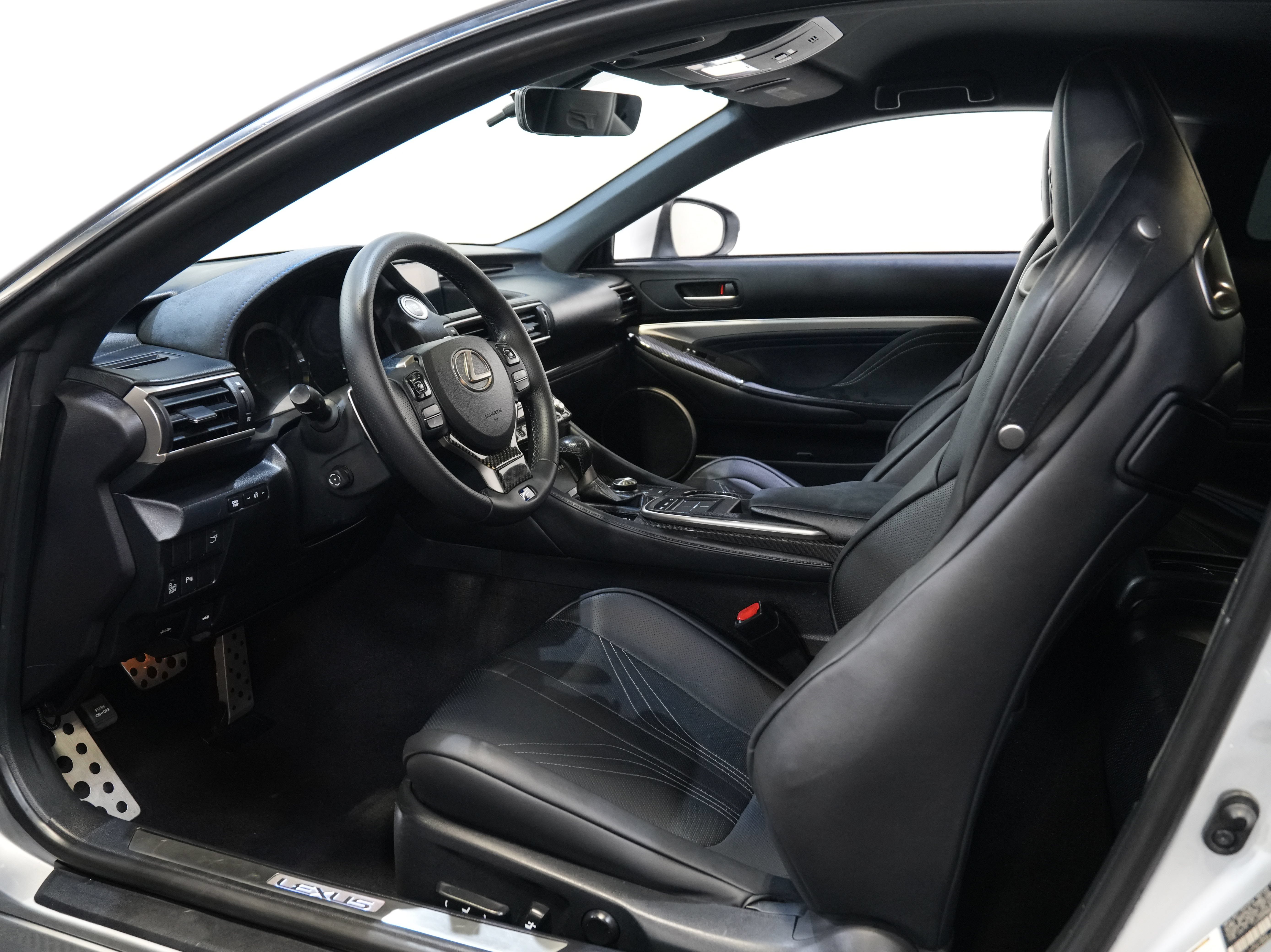 Used 2015 Lexus RC F w/ Performance Package RWD image 27