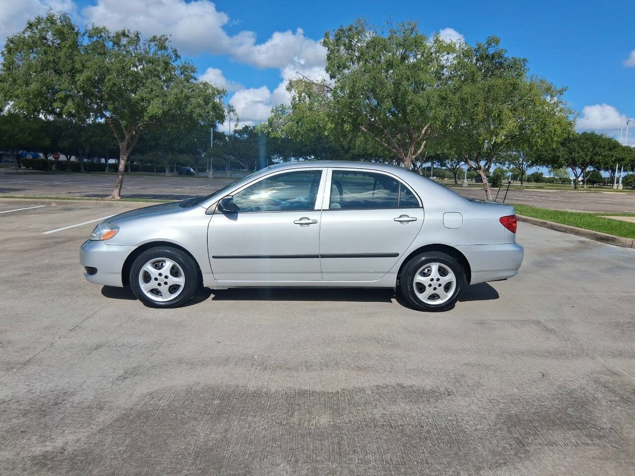 Used 2007 Toyota Corolla CE FWD image 3