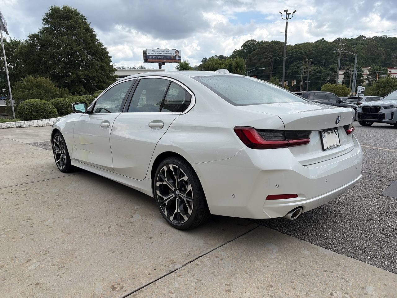 Used 2025 BMW 330i Sedan RWD image 6