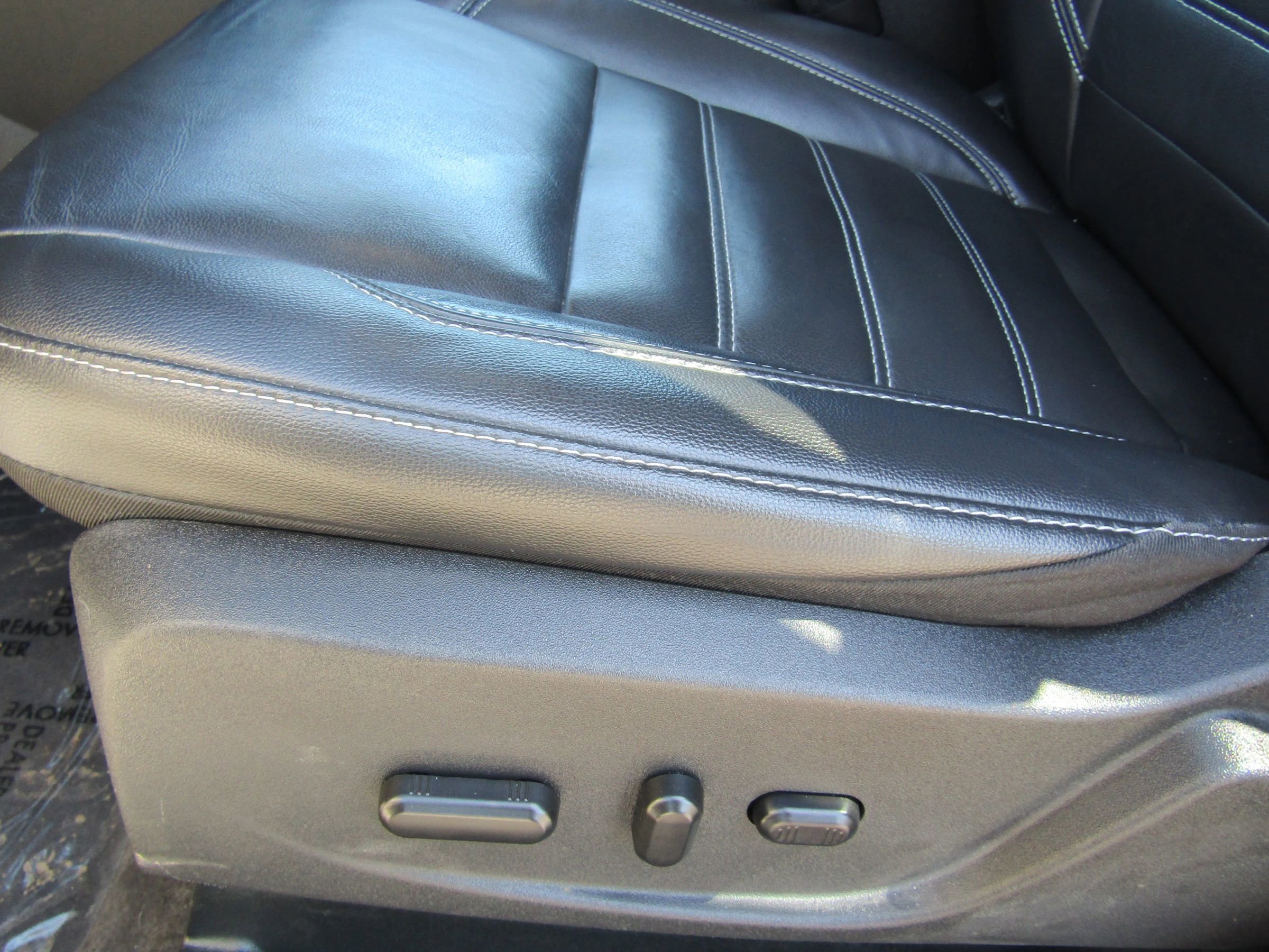 Used 2017 Ford Escape SE w/ SE Leather Comfort Package FWD image 22