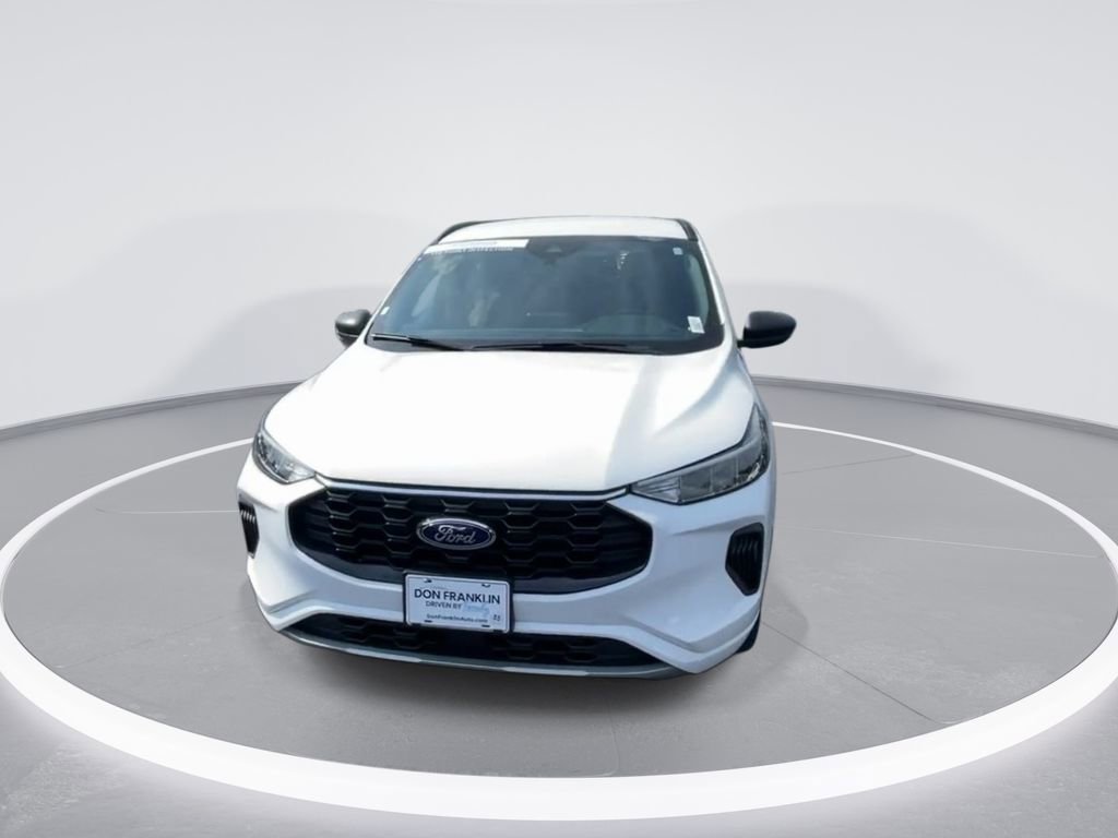 Used 2023 Ford Escape ST-Line image 3