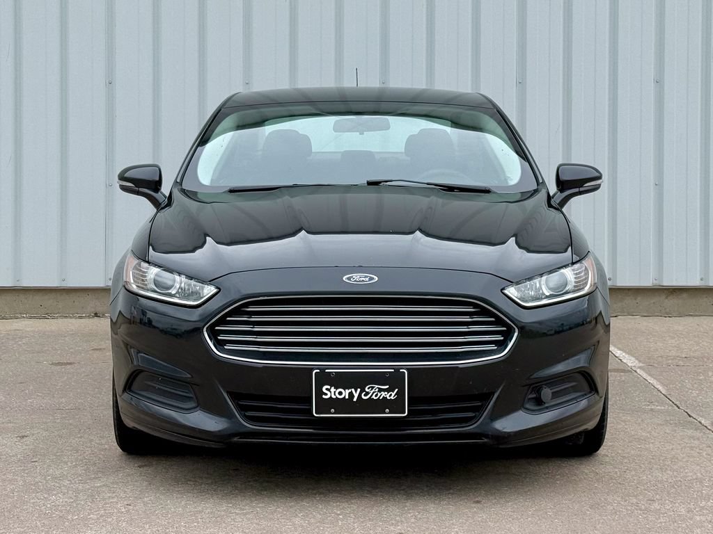 Used 2015 Ford Fusion SE FWD image 9