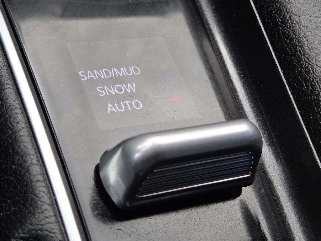 Used 2023 Jeep Compass Latitude AWD/4WD image 33