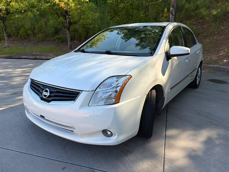 Used 2010 Nissan Sentra 2.0 SL w/ Technology Pkg FWD image 3