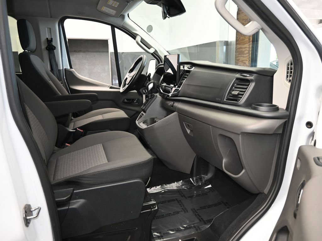 Used 2023 Ford Transit 350 XLT image 39