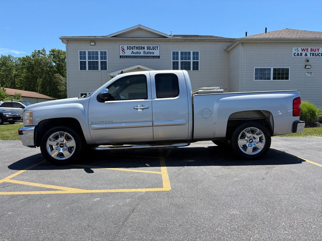 Used 2011 Chevrolet Silverado 1500 LT w/ Florida Edition RWD image 1