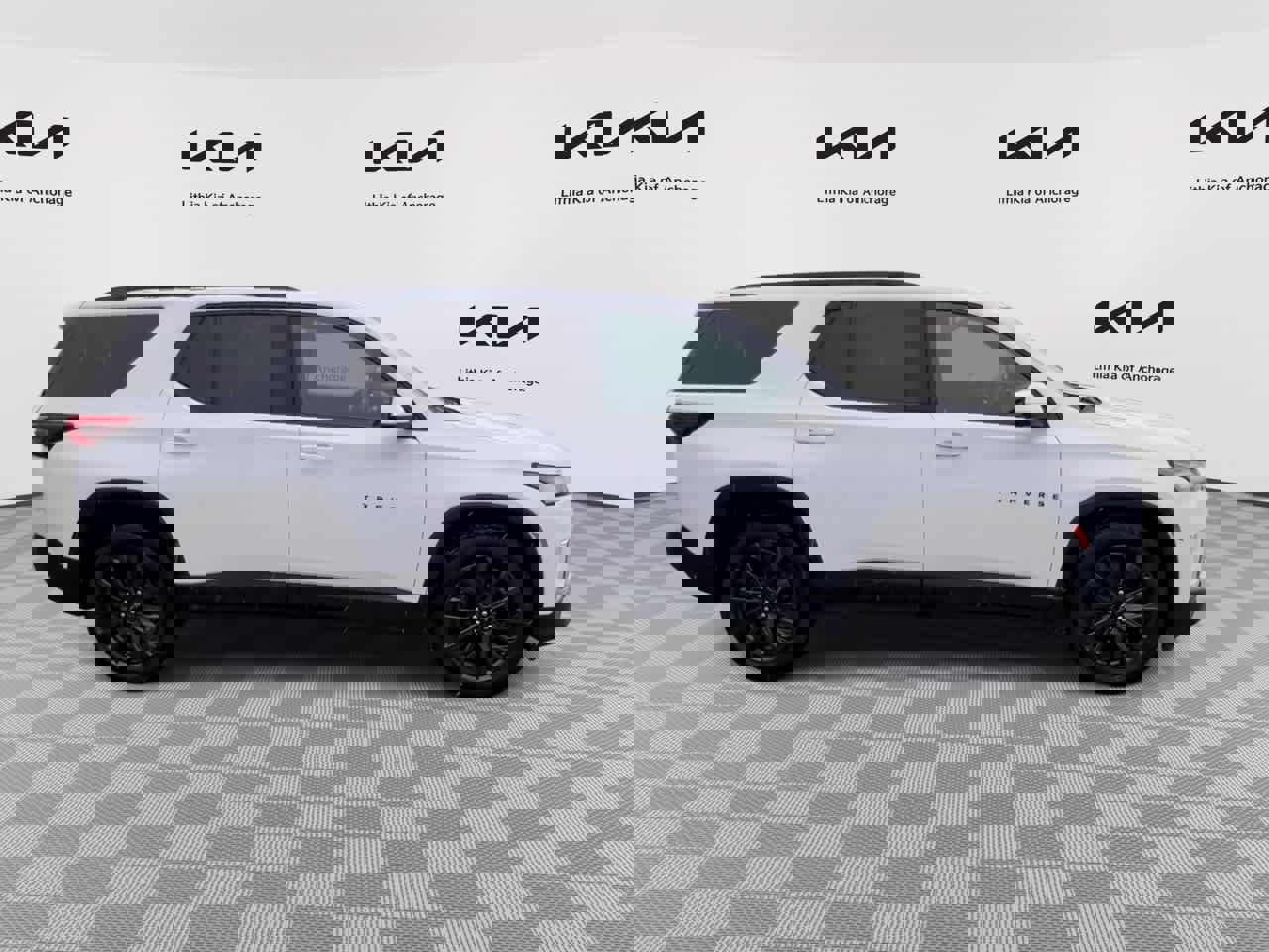 Used 2023 Chevrolet Traverse RS image 9