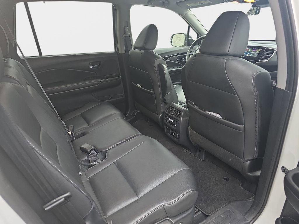 Used 2020 Honda Pilot Touring image 16