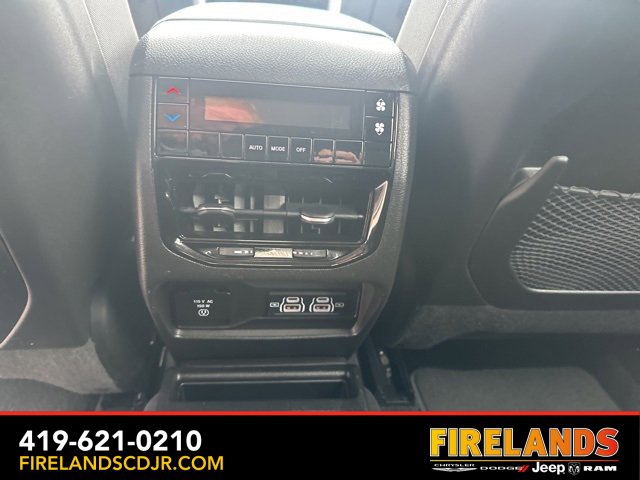 Used 2023 Jeep Grand Cherokee L Laredo w/ Luxury Tech Group I image 7