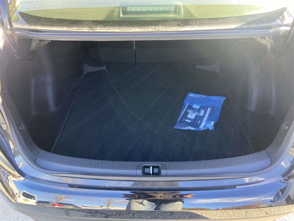 Used 2025 Toyota Corolla LE image 9