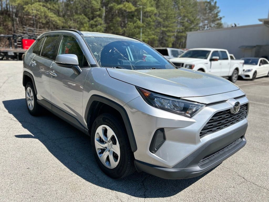 Used 2019 Toyota RAV4 LE image 1