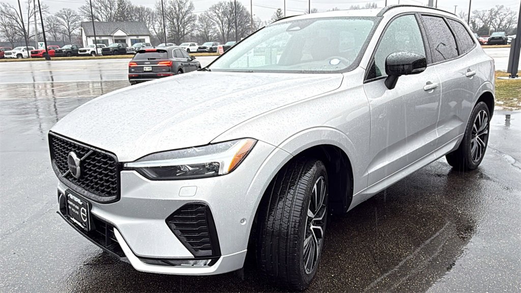 Certified 2025 Volvo XC60 B5 Plus image 6