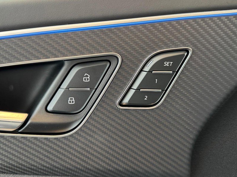 New 2025 Audi RS Q8 performance image 12