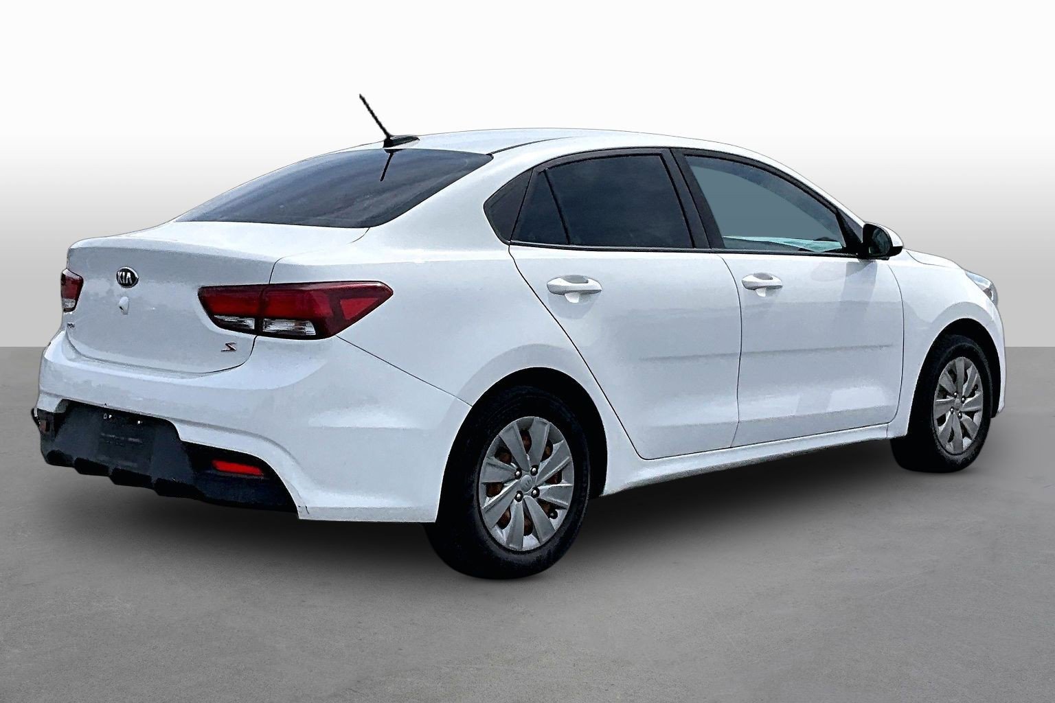 Used 2018 Kia Rio S FWD image 2