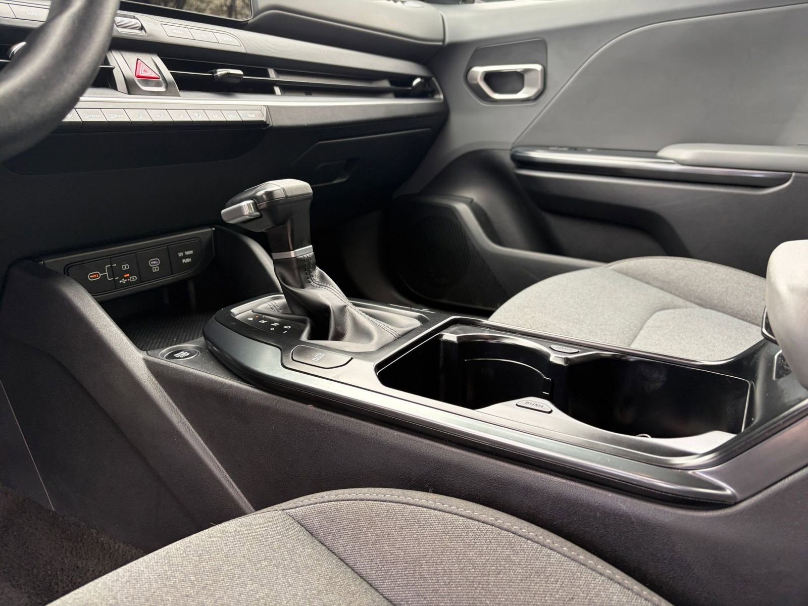Used 2025 Kia K4 FWD image 40
