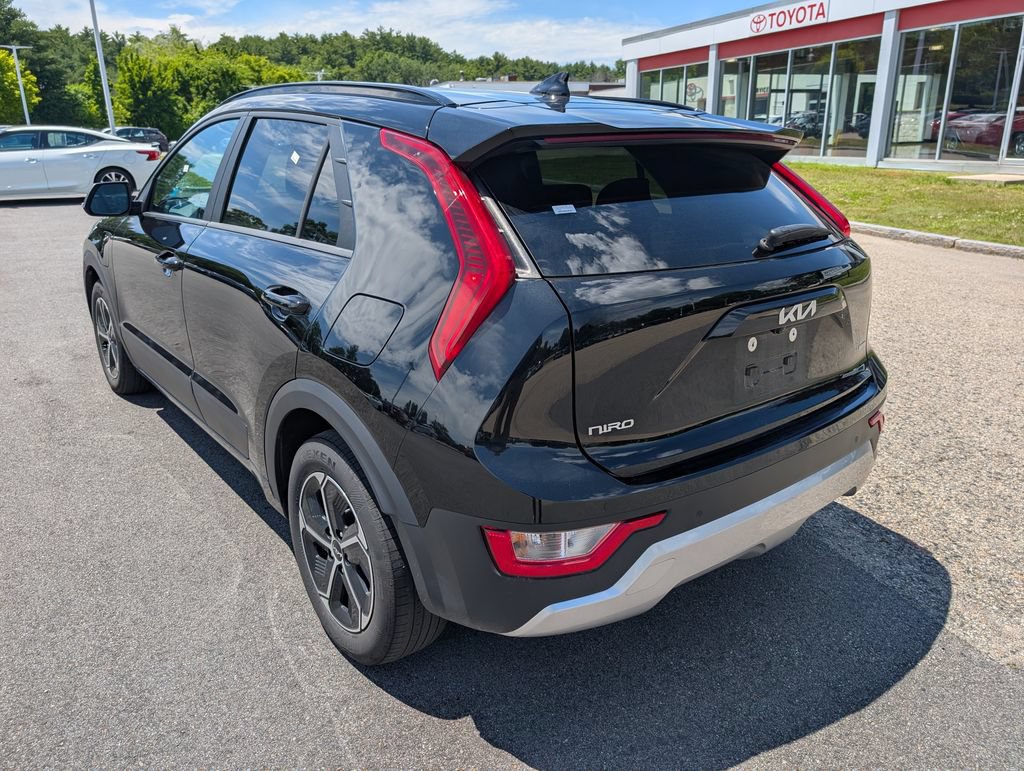 Used 2025 Kia Niro EX w/ EX Cold Weather Package FWD image 3