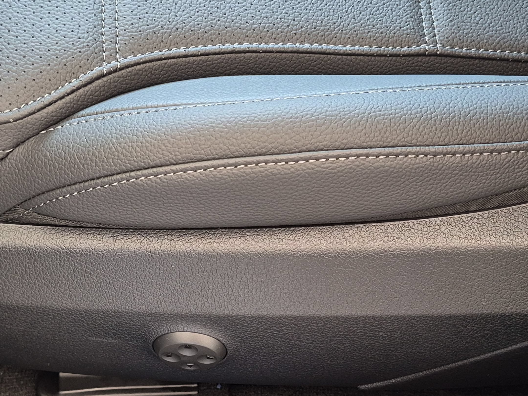 New 2026 Mercedes-Benz C 300 4MATIC Sedan image 17