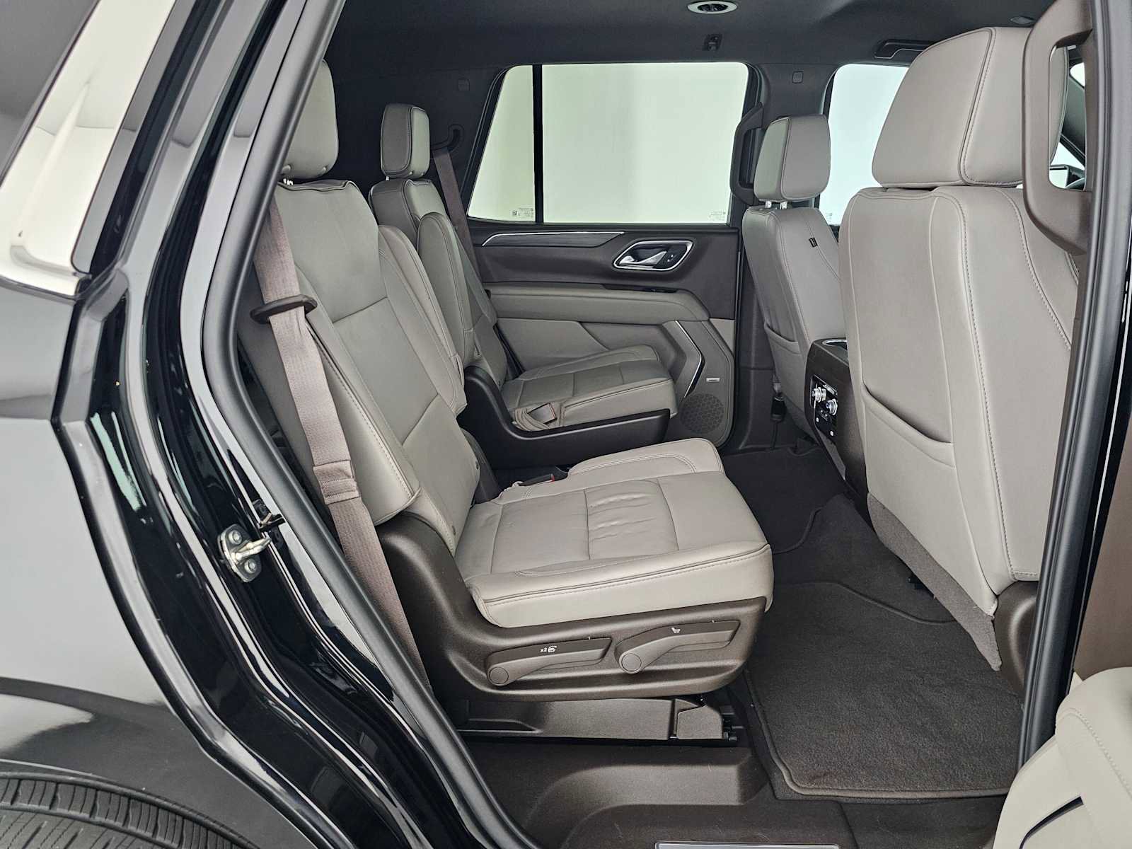 Used 2023 GMC Yukon SLT image 12