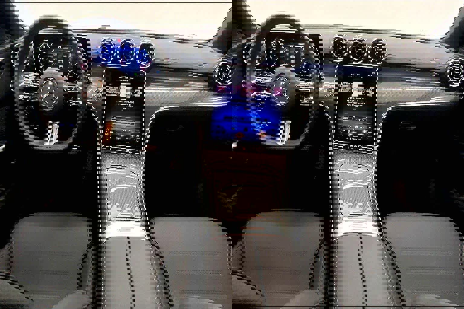 Used 2025 Mercedes-Benz C 300 Sedan image 17