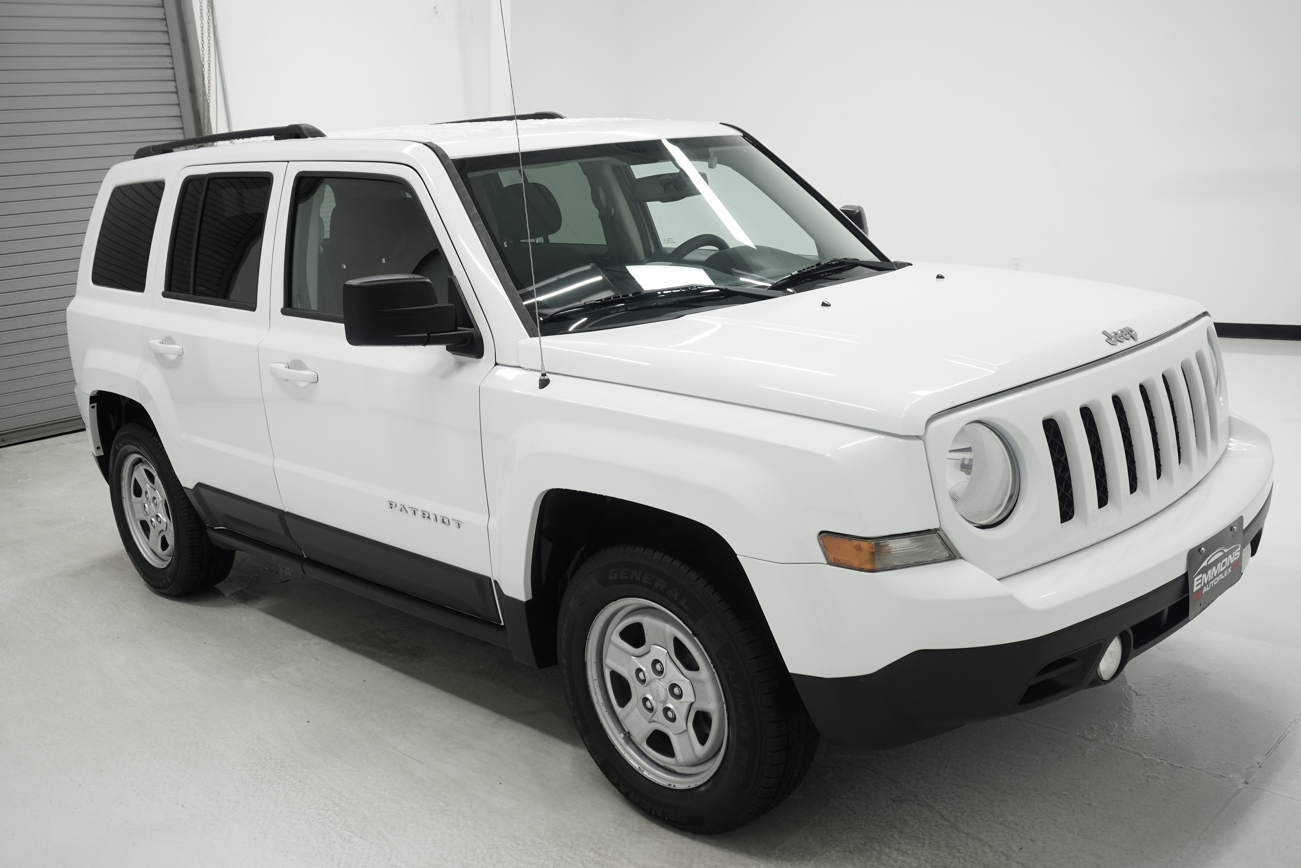 Used 2016 Jeep Patriot Sport w/ Power Value Group FWD image 3