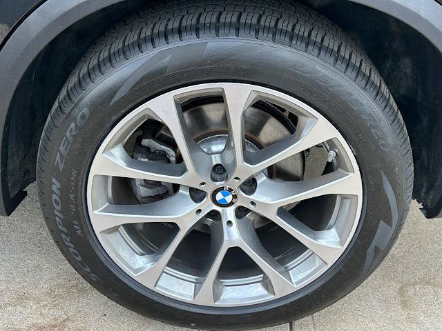 Used 2025 BMW X5 xDrive40i w/ Premium Package AWD/4WD image 32