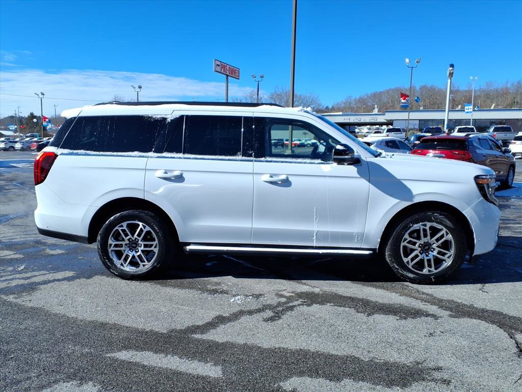 Used 2025 Ford Expedition Active image 5