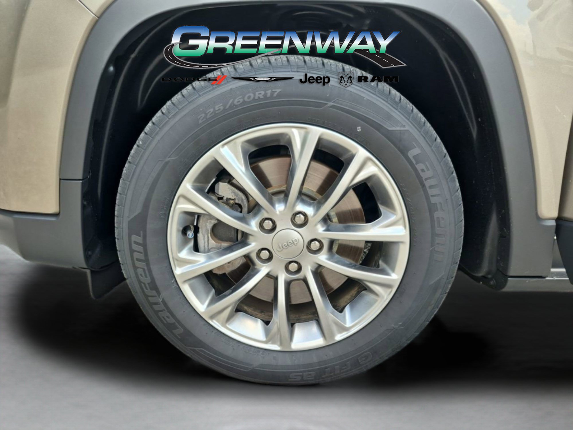 Used 2020 Jeep Cherokee Latitude Plus w/ Comfort/Convenience Group FWD image 30
