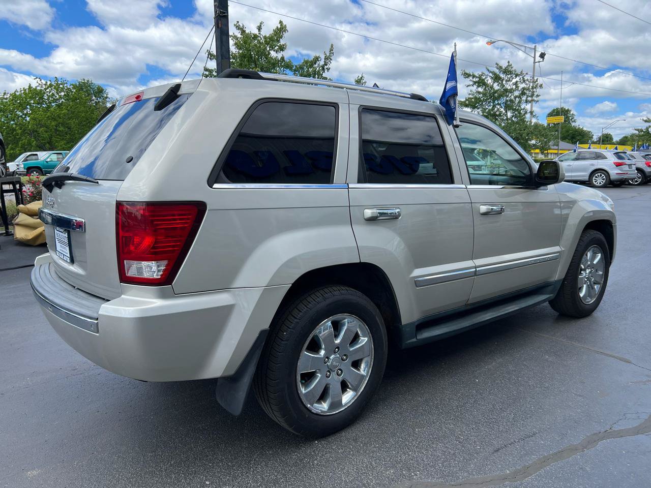 Used 2010 Jeep Grand Cherokee Limited AWD/4WD image 6