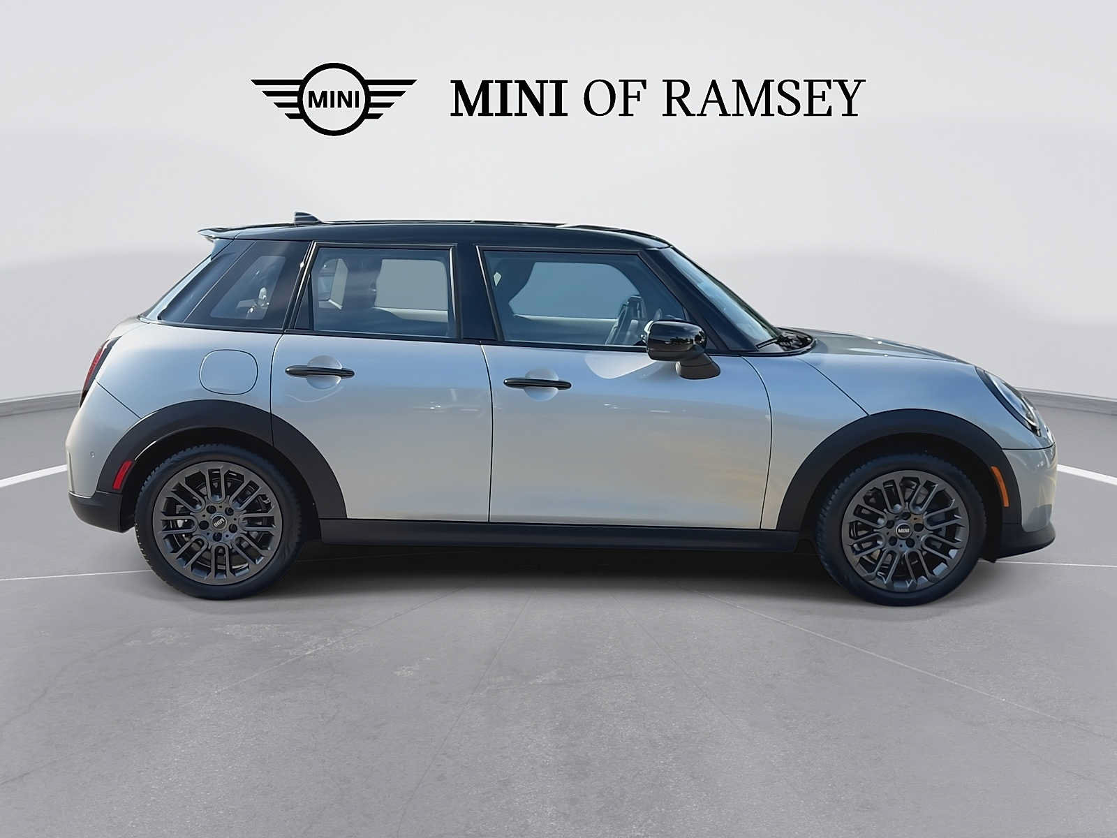 Used 2025 MINI Cooper S FWD image 9